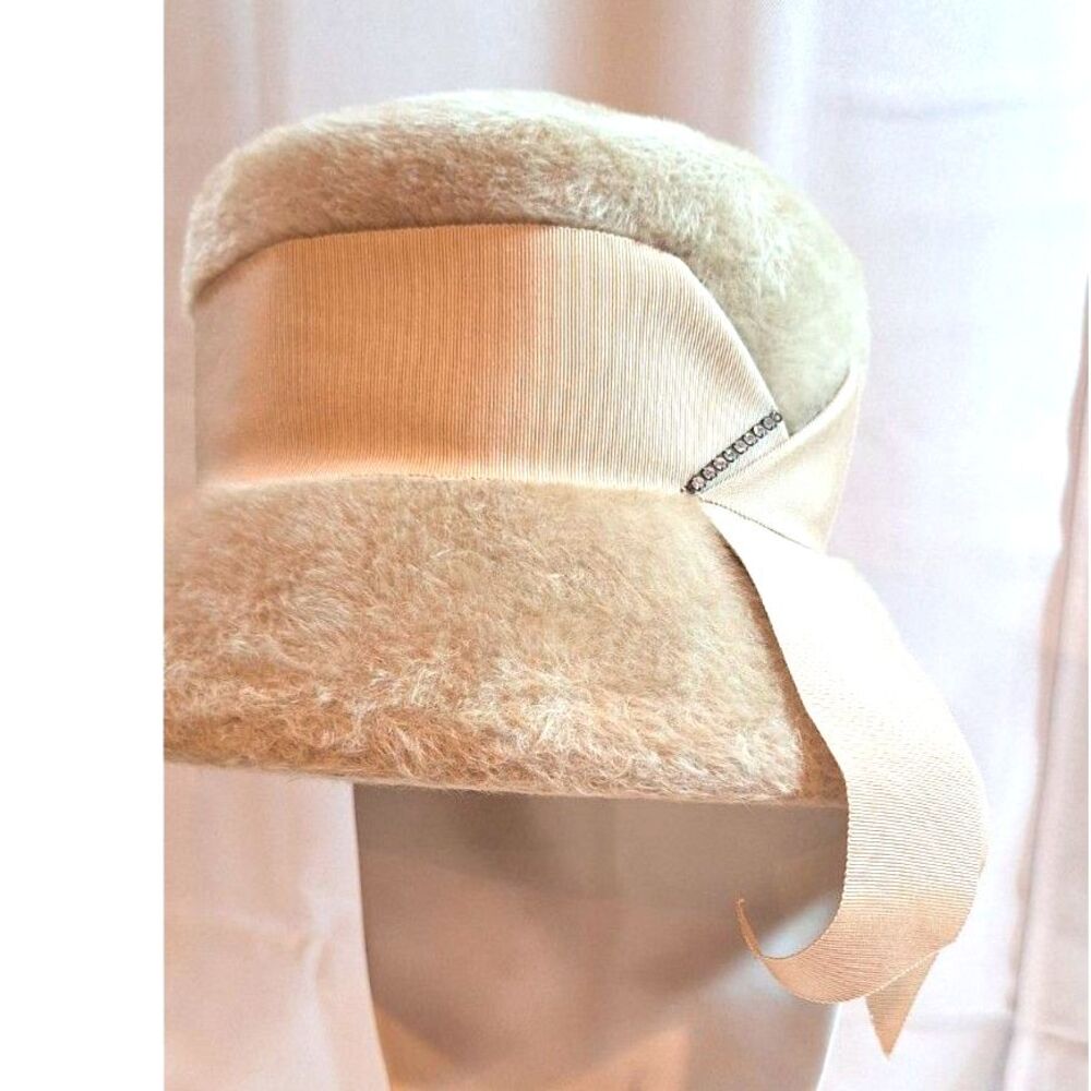Charles of California Vtg Cloche/Bucket Style Champagne Hat Soft Fuzzy Texture